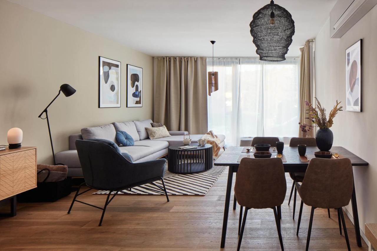Prague Days - Stylish Apartments With Terrace - Parking - Quiet Area Εξωτερικό φωτογραφία